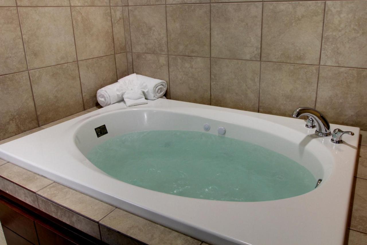Cobblestone Inn & Suites - Carrington Bagian luar foto