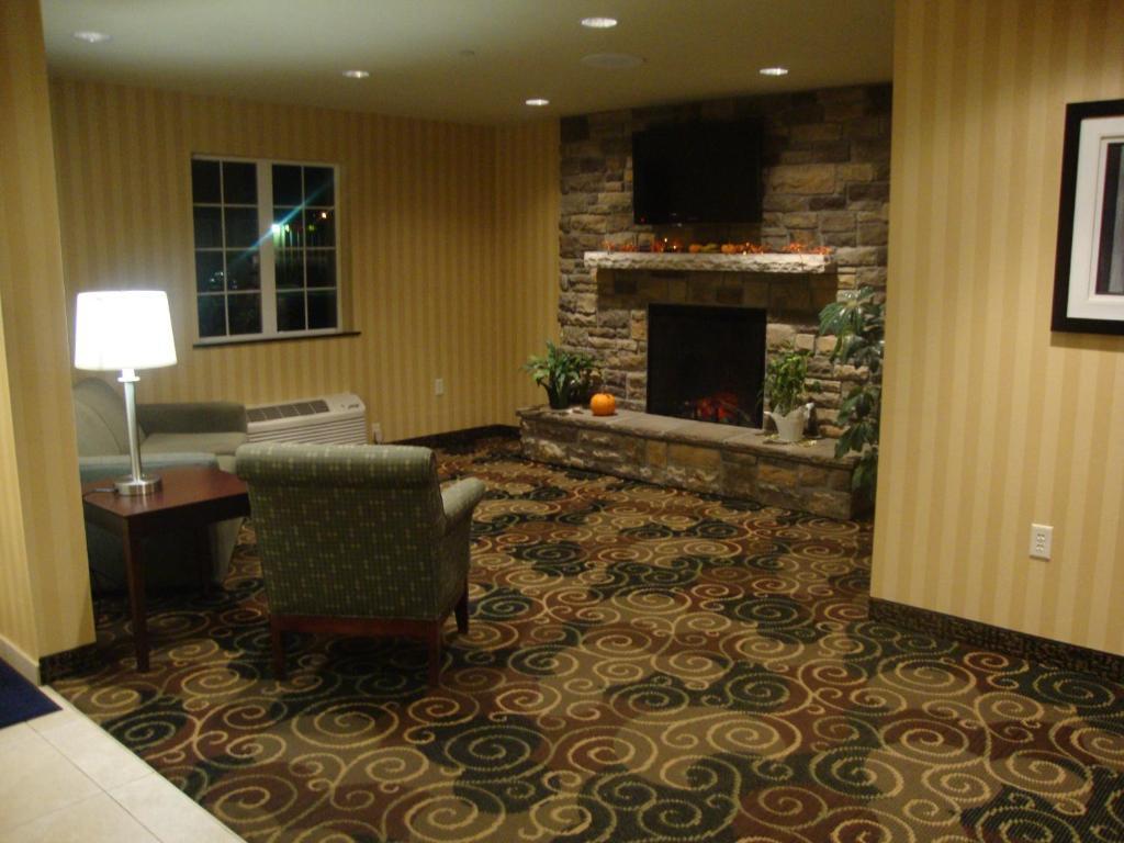 Cobblestone Inn & Suites - Carrington Bagian luar foto