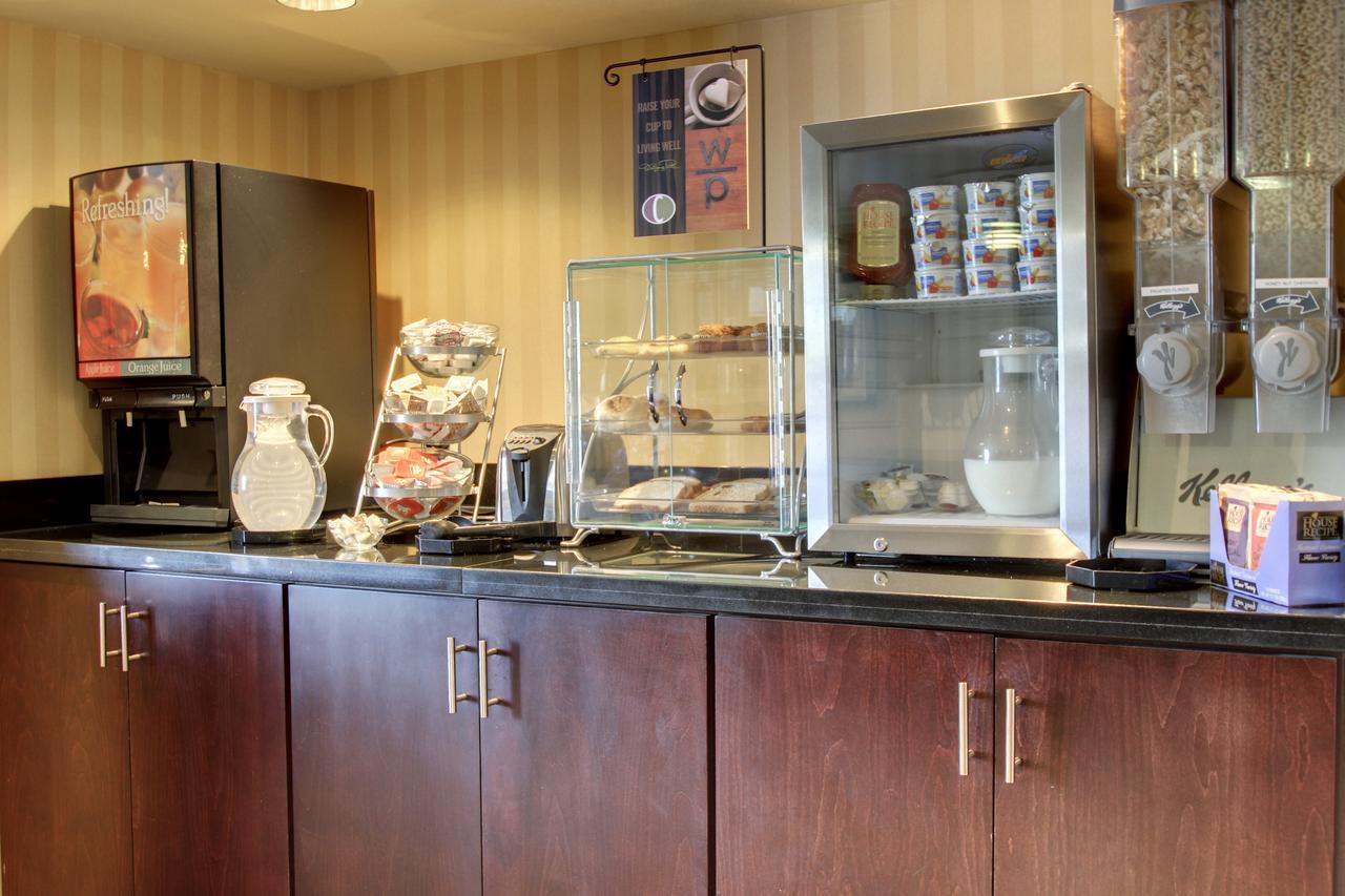 Cobblestone Inn & Suites - Carrington Bagian luar foto