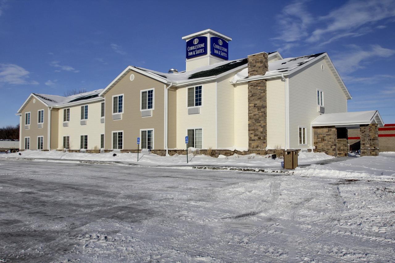 Cobblestone Inn & Suites - Carrington Bagian luar foto