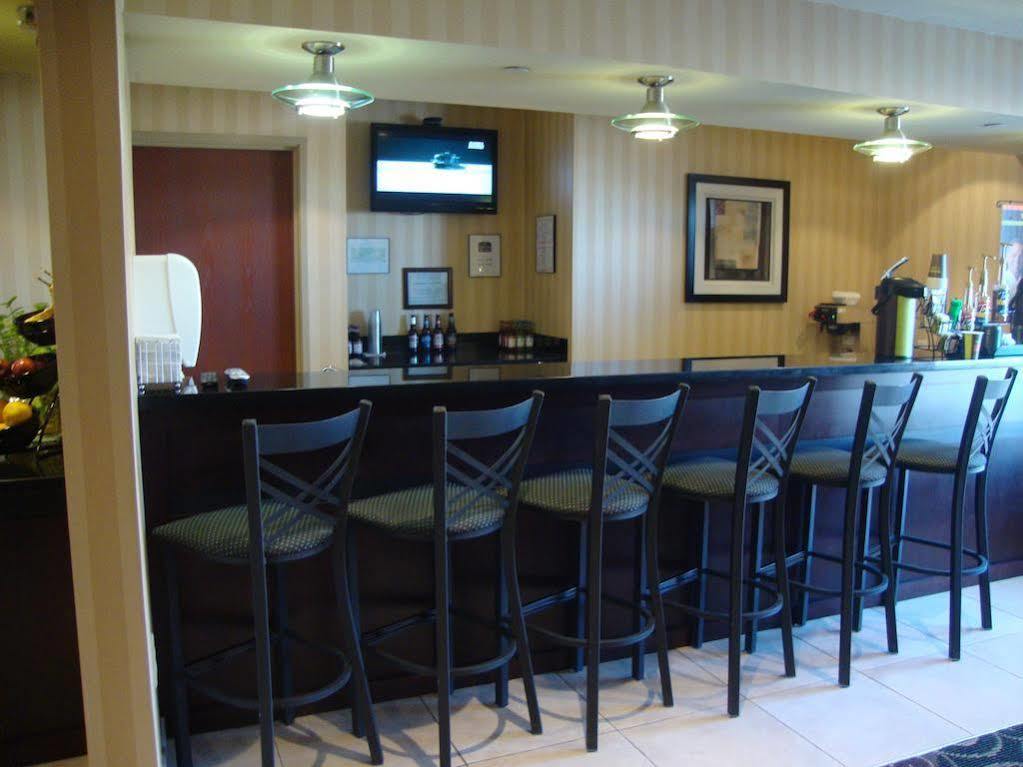 Cobblestone Inn & Suites - Carrington Bagian luar foto