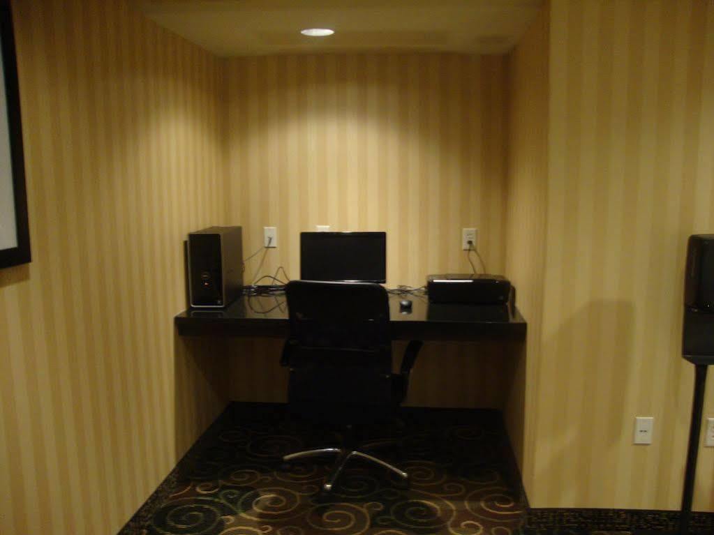 Cobblestone Inn & Suites - Carrington Bagian luar foto